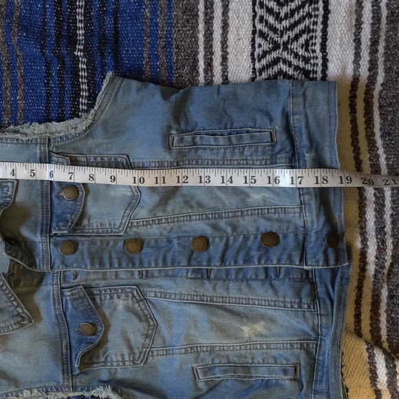 2 for $15! Cropped Denim Vest - Picture 4 of 5